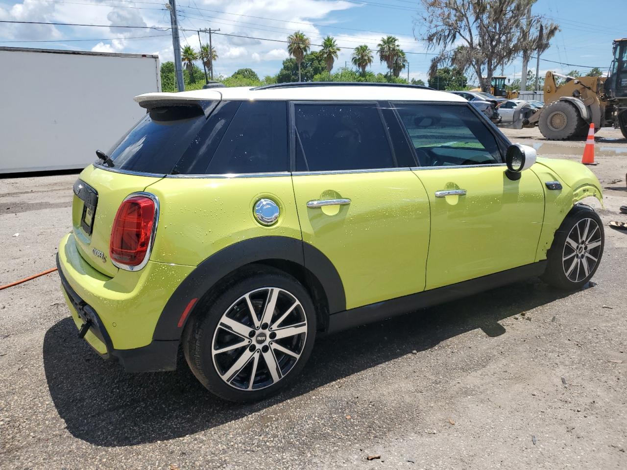 2024 Mini Cooper S vin: WMW53DK00R2V69852