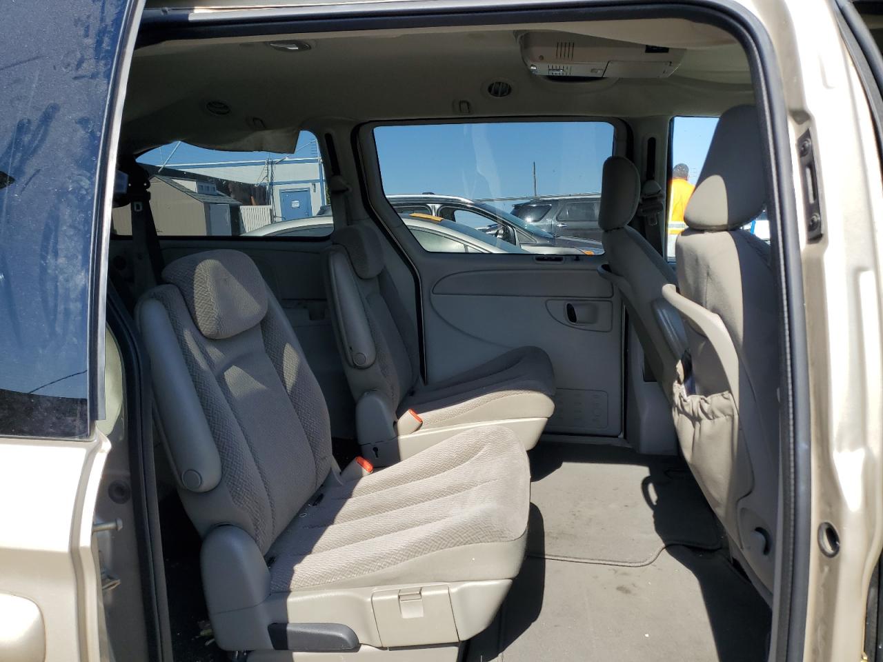 2A4GP44R76R697556 2006 Chrysler Town & Country Lx