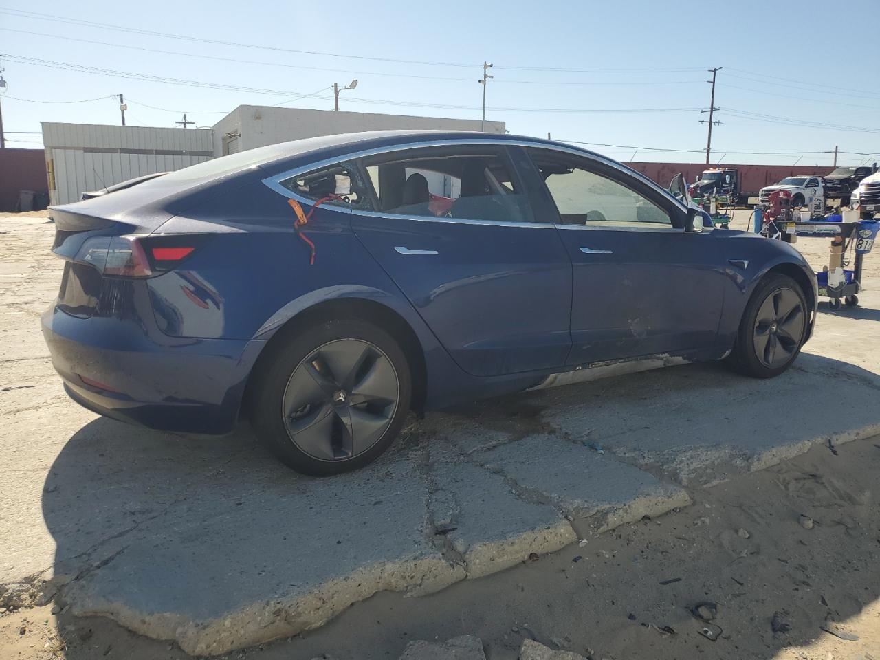 2018 Tesla Model 3 vin: 5YJ3E1EA2JF160292