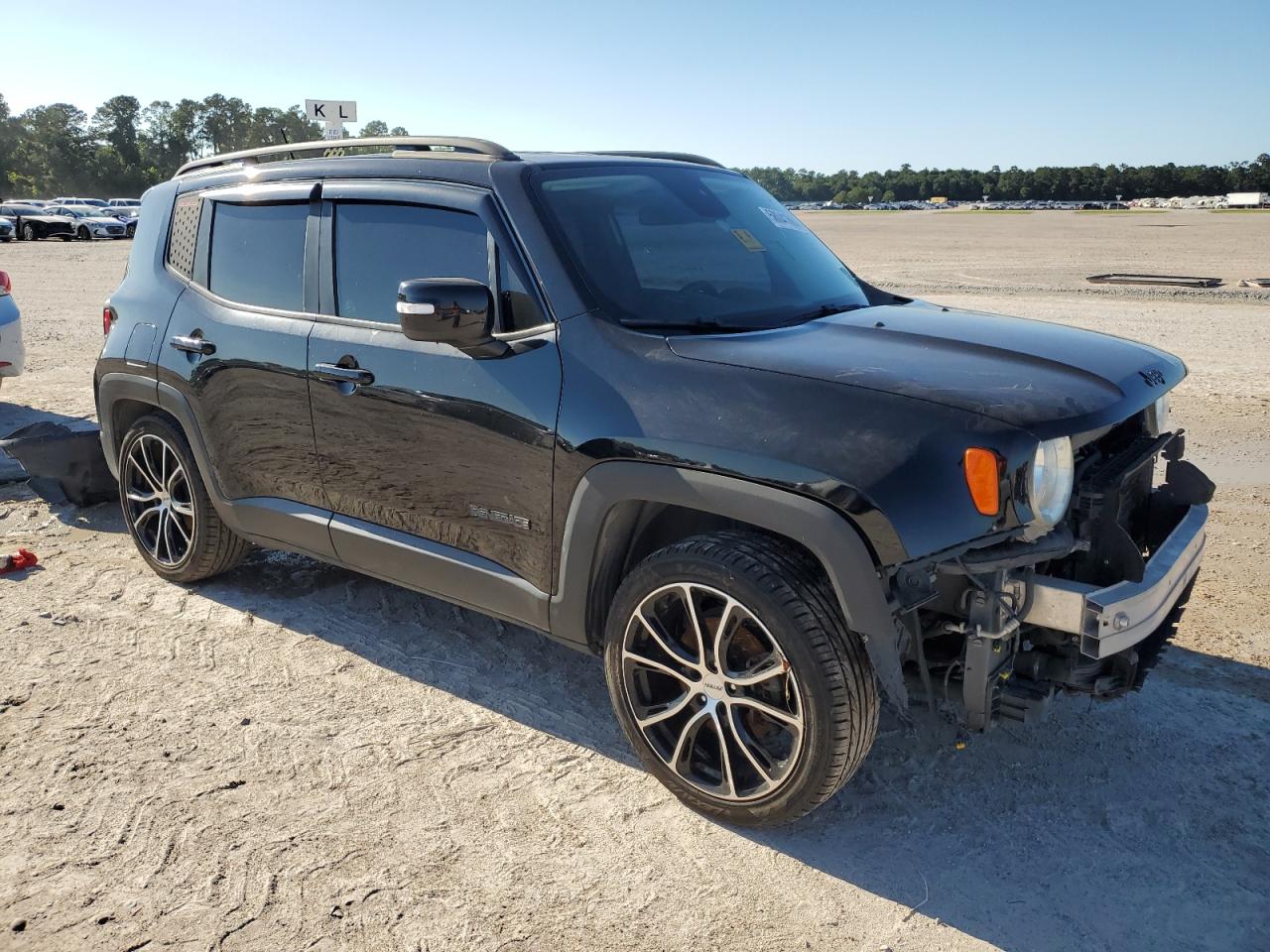 2017 Jeep Renegade Latitude vin: ZACCJABH4HPF39911