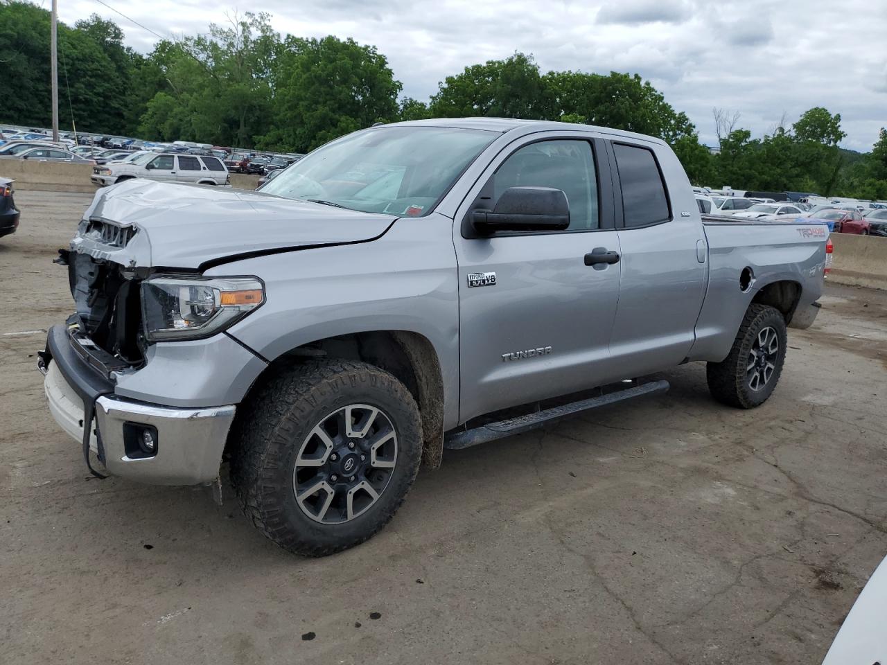 5TFUY5F14JX698841 2018 Toyota Tundra Double Cab Sr/Sr5