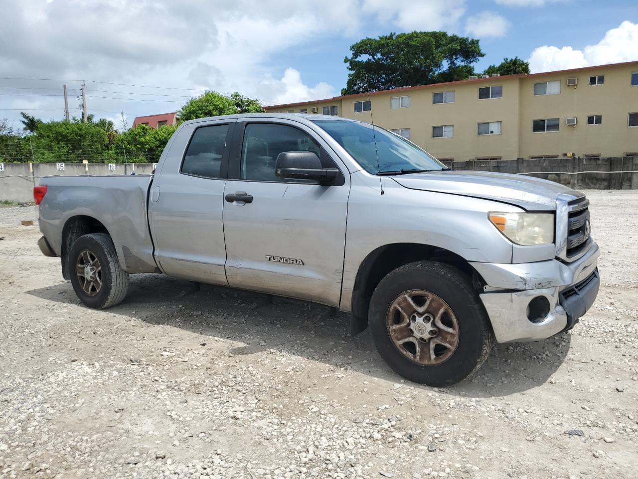 2013 Toyota Tundra Double Cab Sr5 vin: 5TFRU5F17DX028948