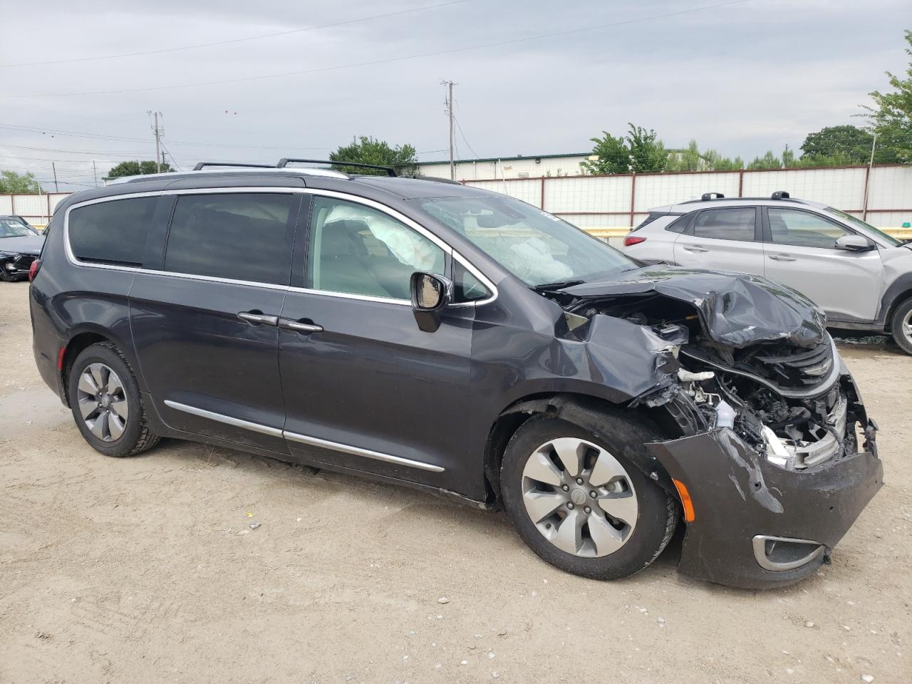 2C4RC1N72JR359030 2018 Chrysler Pacifica Hybrid Limited