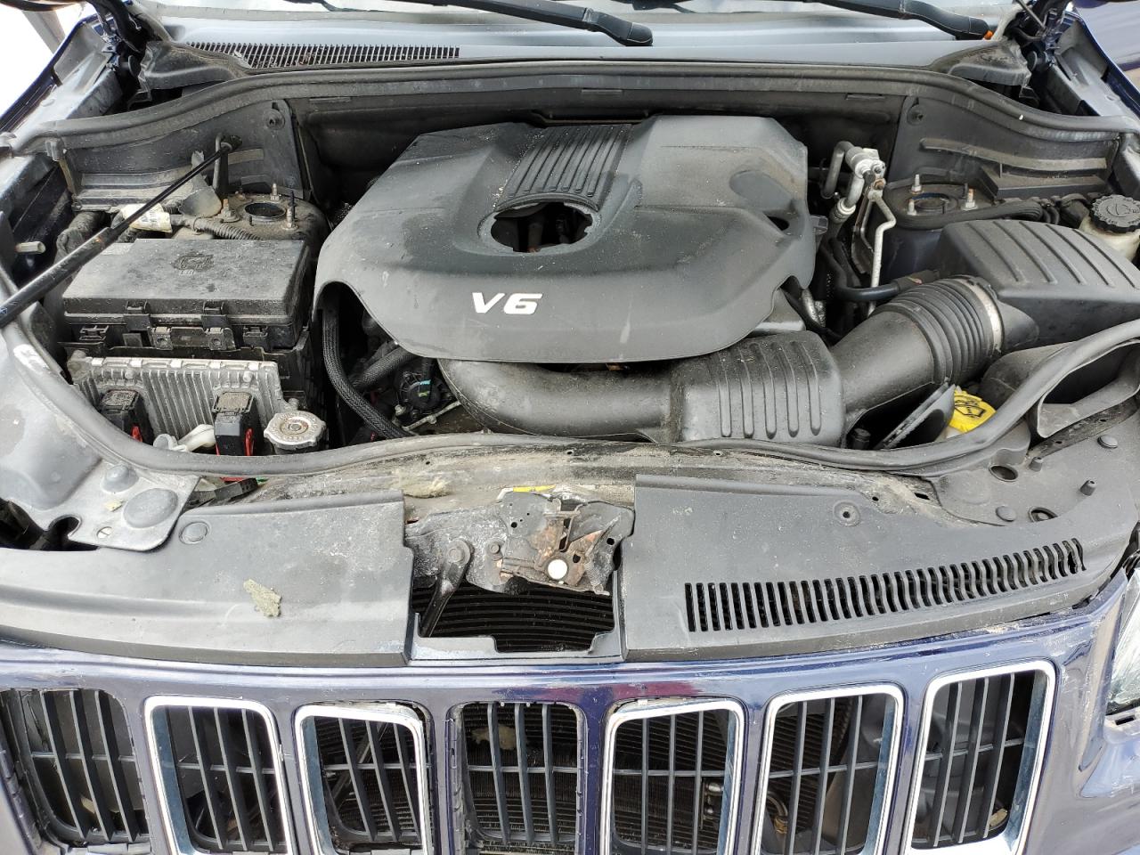 1C4RJFAG2EC421808 2014 Jeep Grand Cherokee Laredo