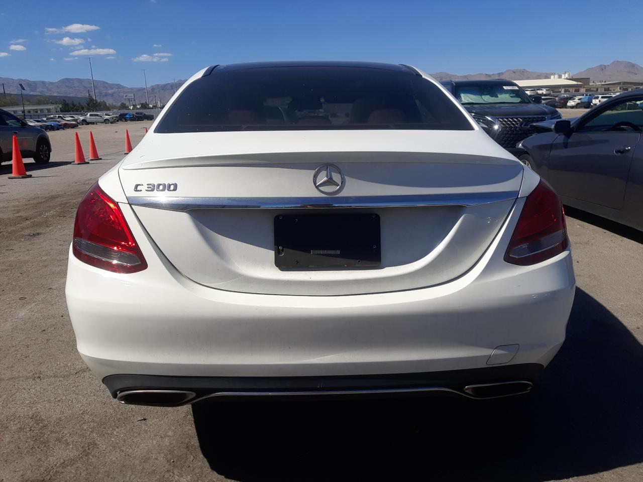 2016 Mercedes-Benz C 300 vin: 55SWF4JB7GU157406