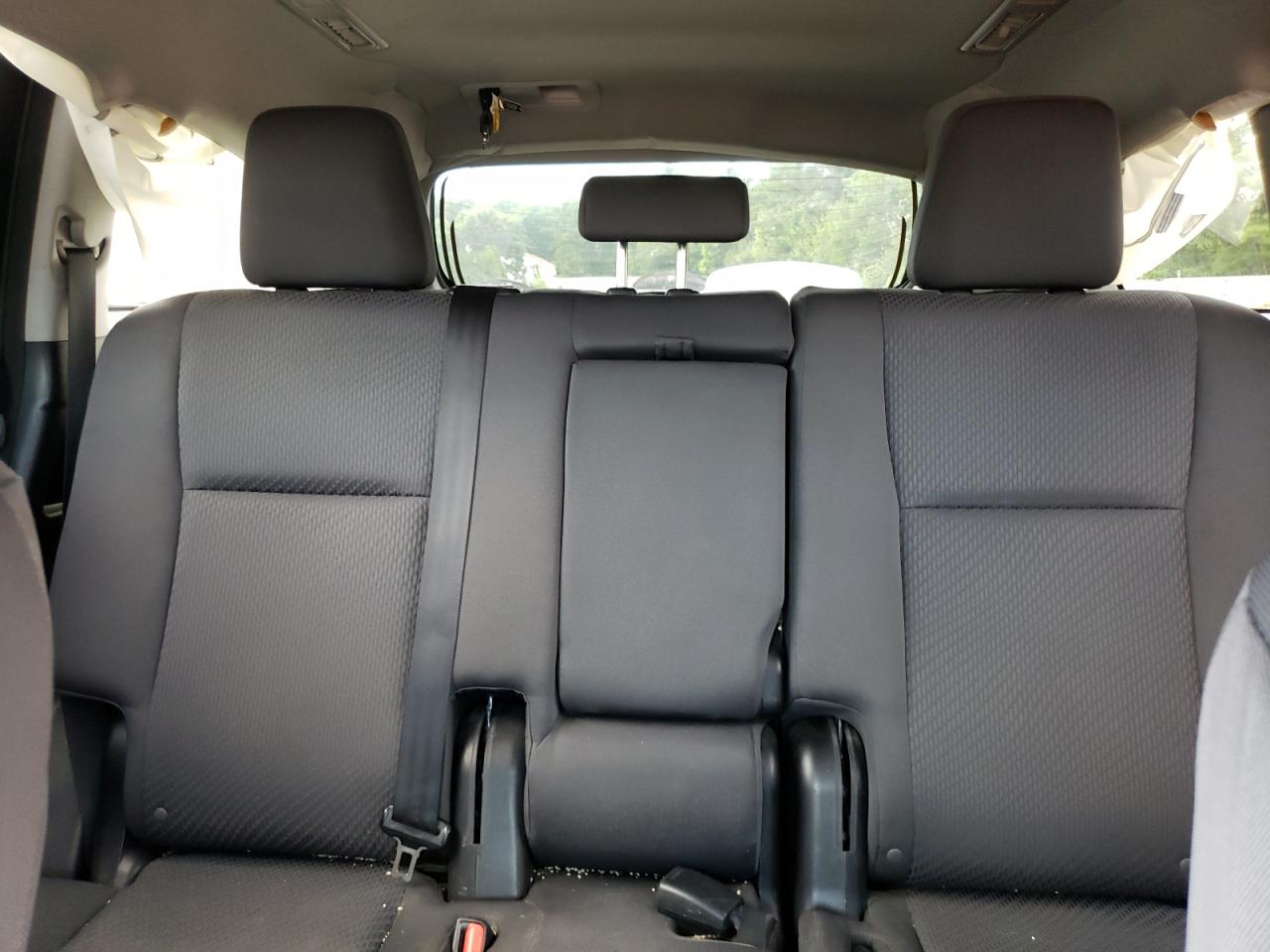 5TDBKRFH9FS139036 2015 Toyota Highlander Le