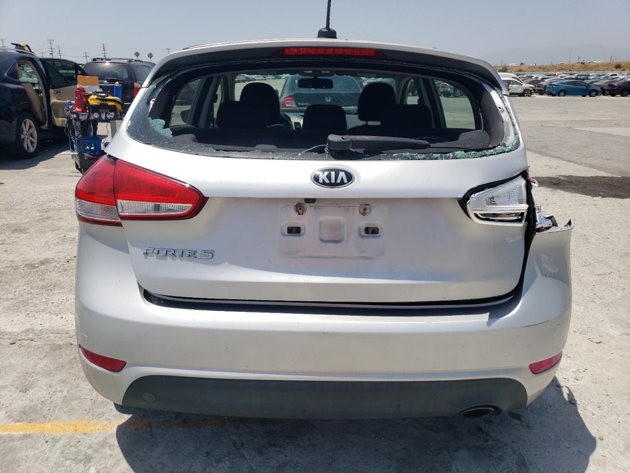 KNAFK5A87H5686863 2017 Kia Forte Lx