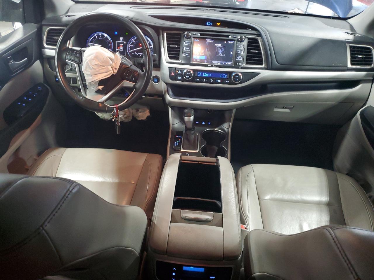 5TDJKRFH1FS076445 2015 Toyota Highlander Xle