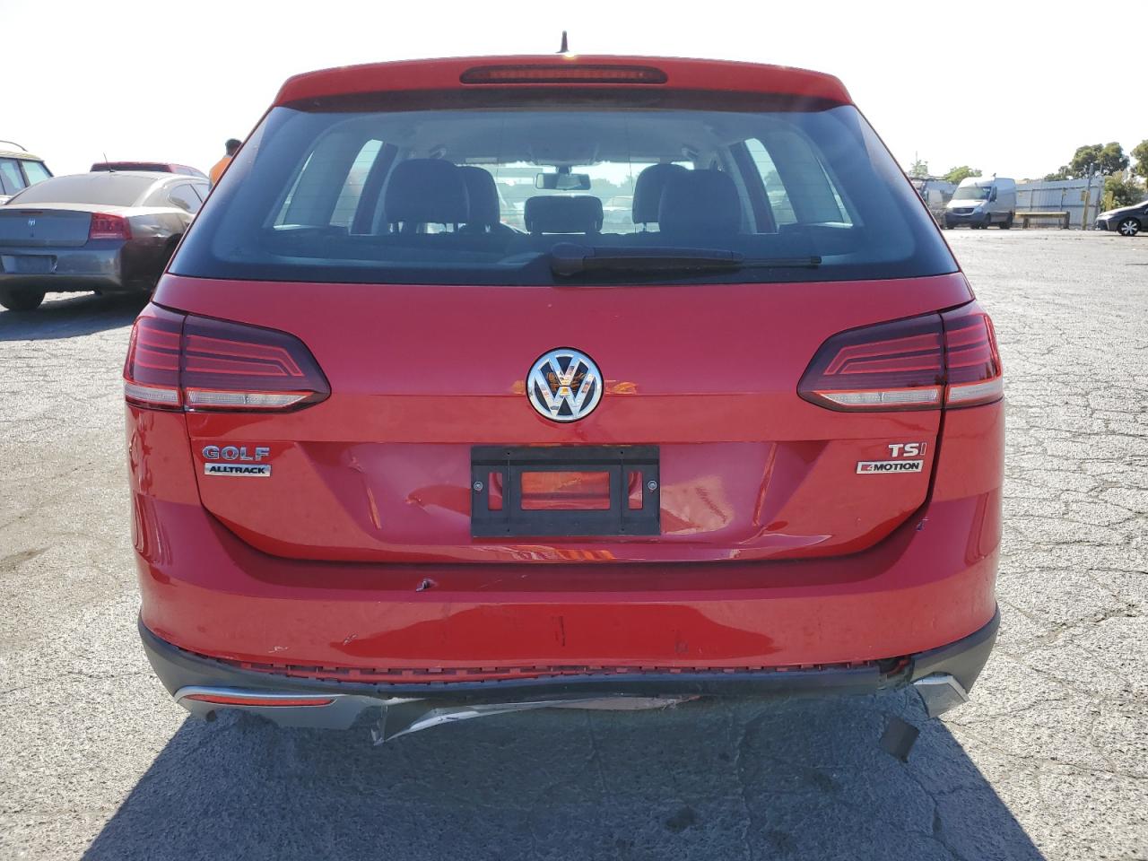 3VWH17AU8JM757766 2018 Volkswagen Golf Alltrack S