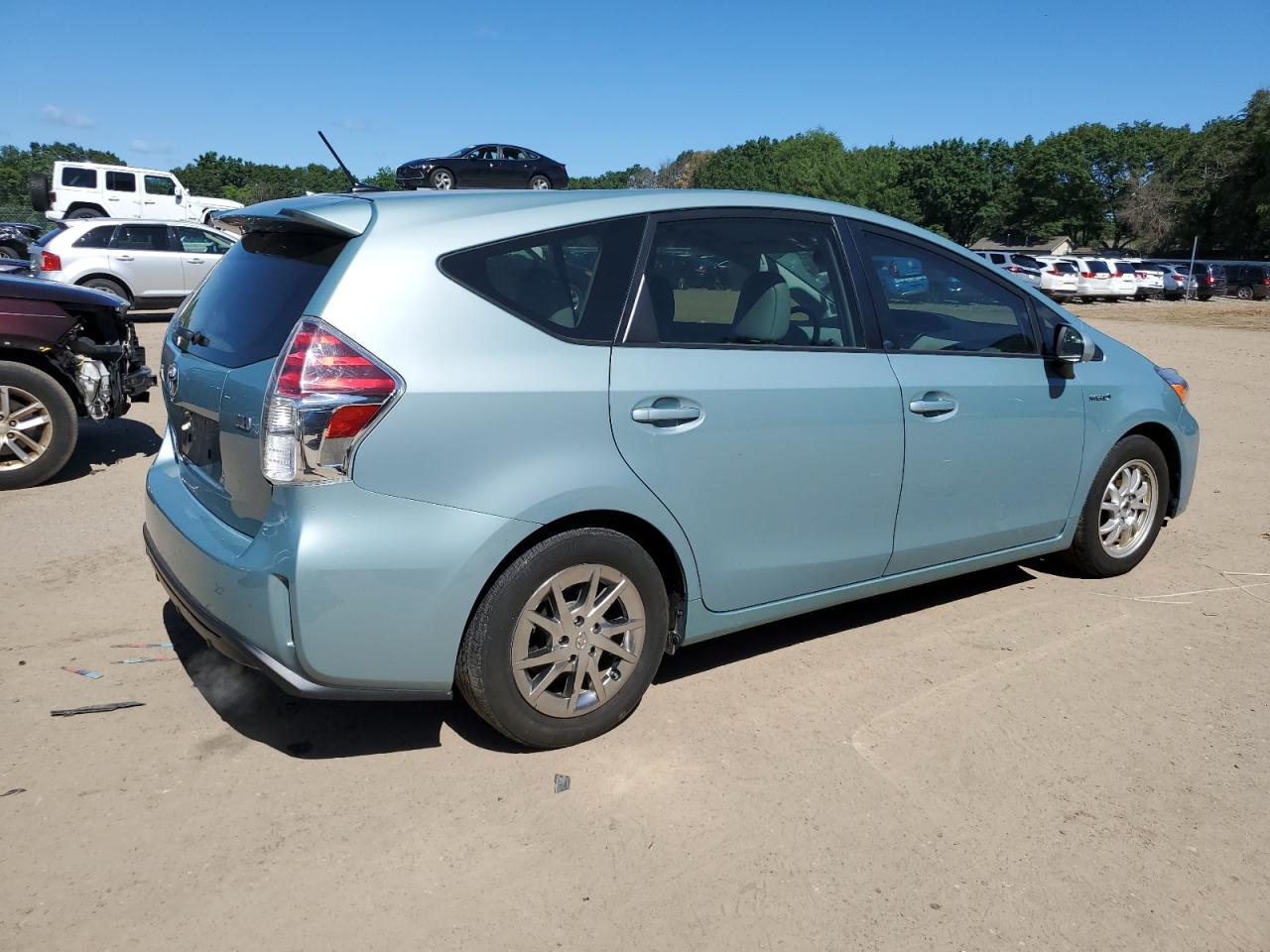 JTDZN3EU3FJ017738 2015 Toyota Prius V