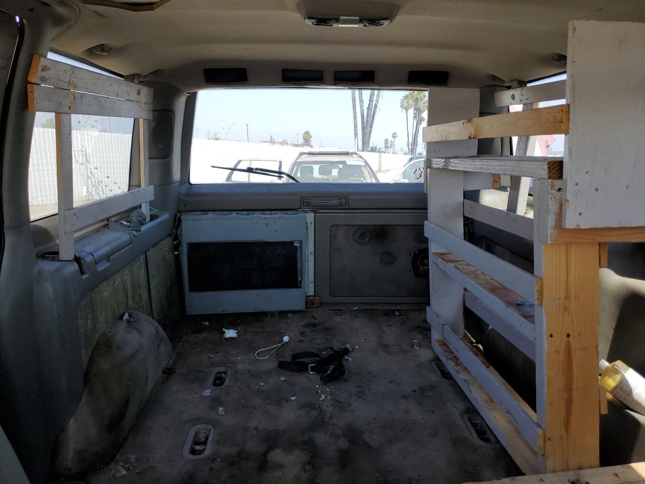 1GNDM19W6WB155661 1998 Chevrolet Astro