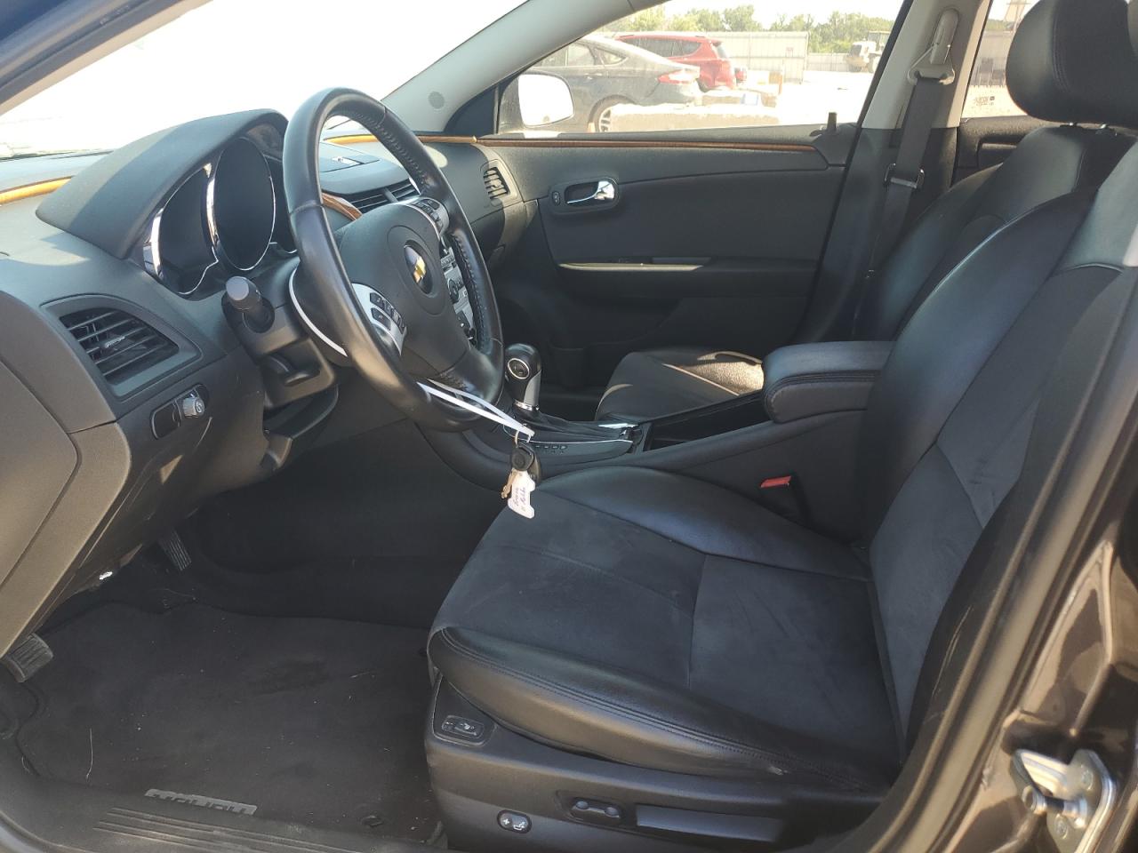 1G1ZD5E1XBF142701 2011 Chevrolet Malibu 2Lt