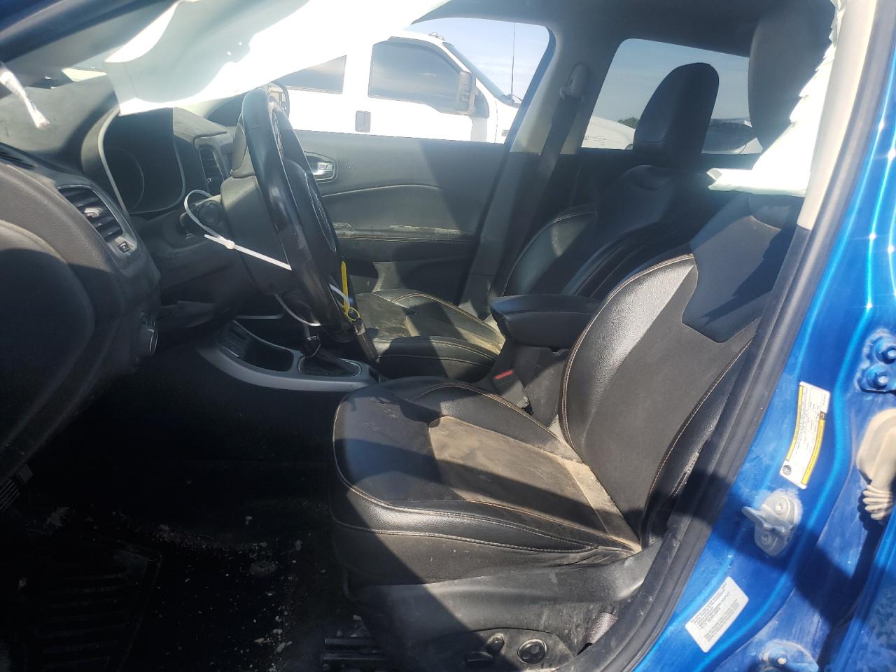 3C4NJCBB9JT137672 2018 Jeep Compass Latitude