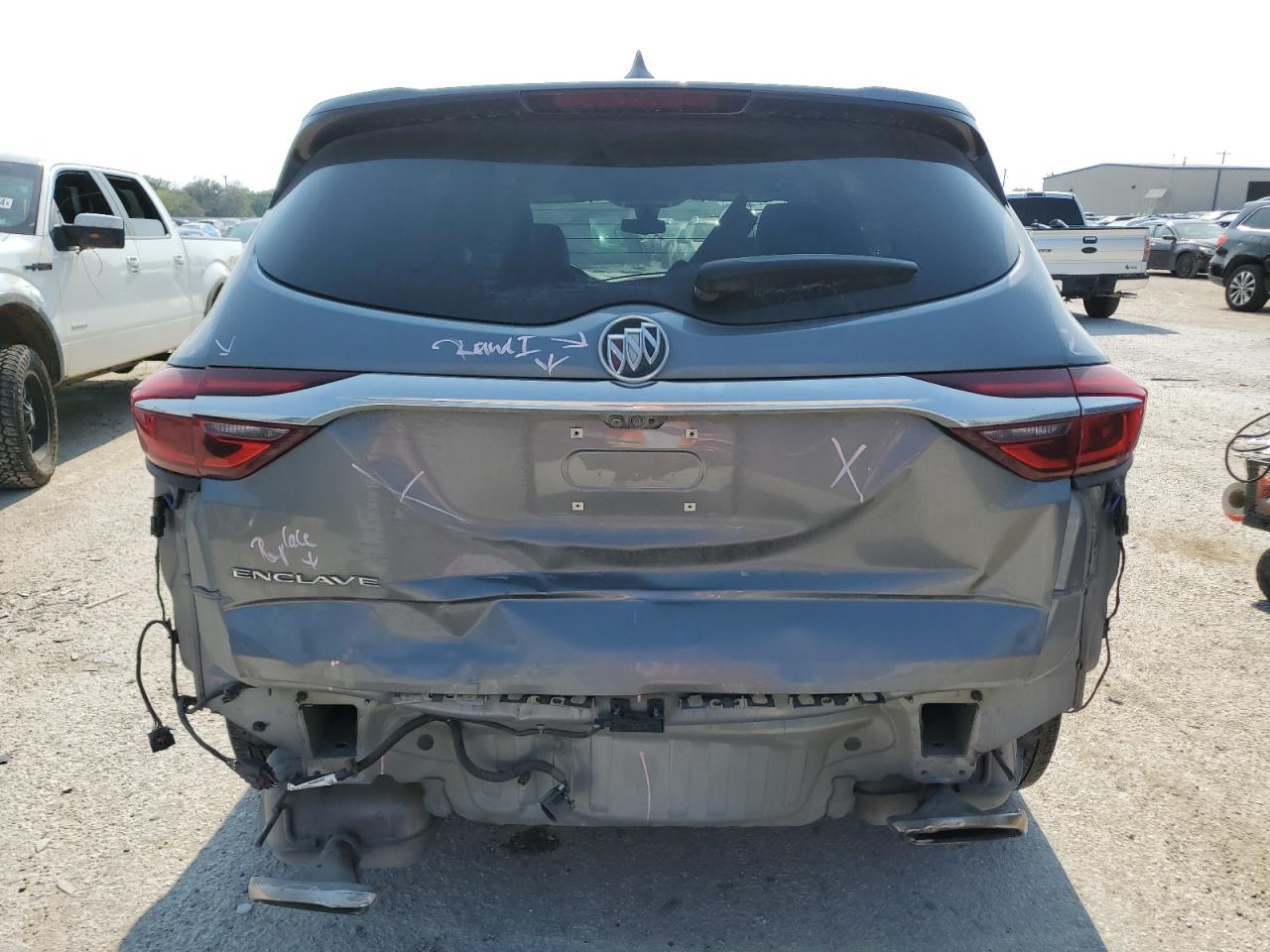 5GAERBKW6LJ196258 2020 Buick Enclave Essence