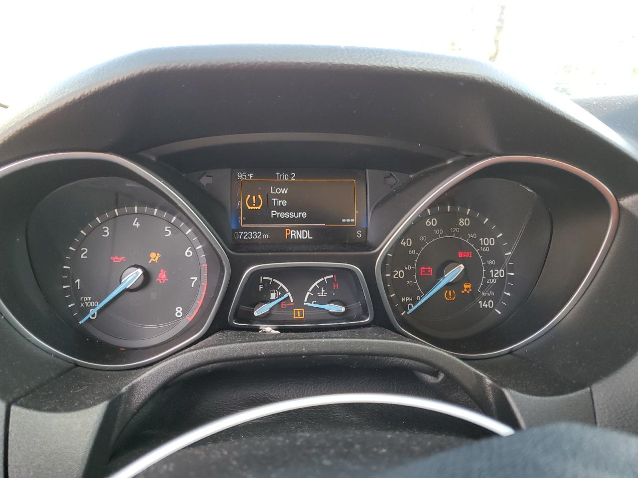 1FADP3F25JL225320 2018 Ford Focus Se