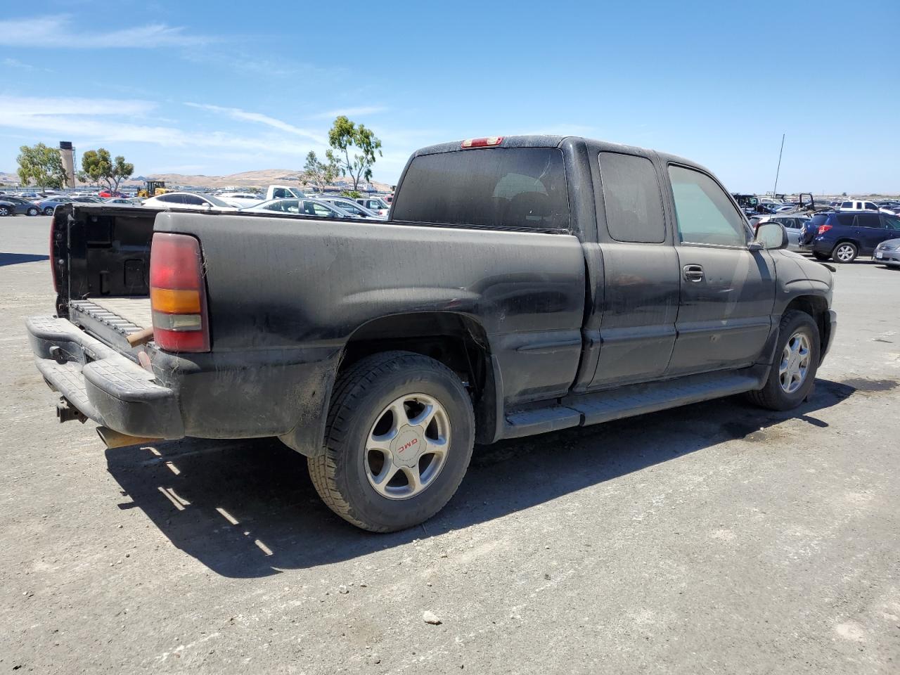 2GTEK69U811359577 2001 GMC Sierra K1500 C3