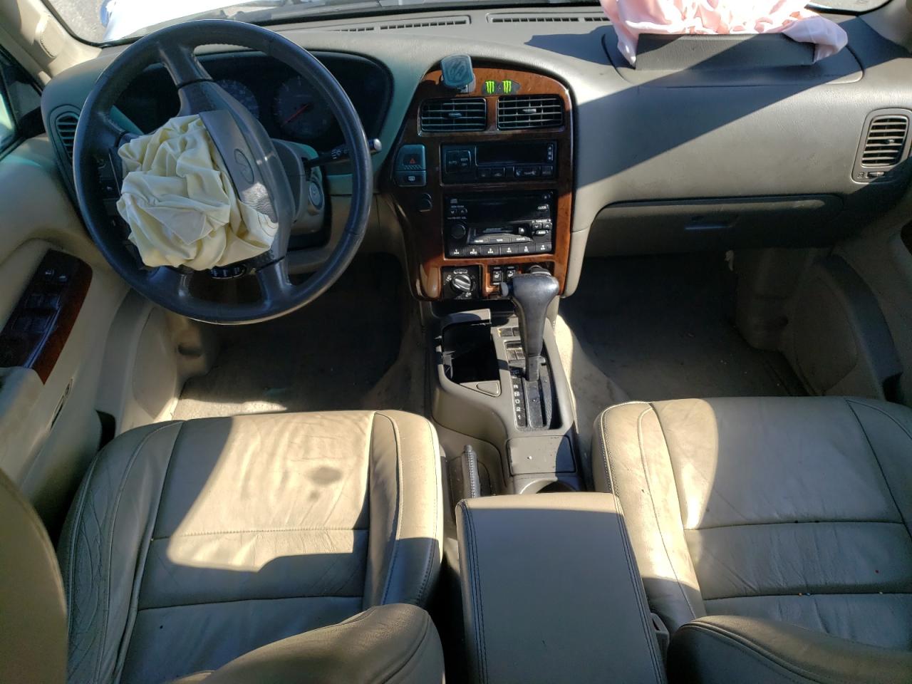 JNRAR07Y0YW076008 2000 Infiniti Qx4