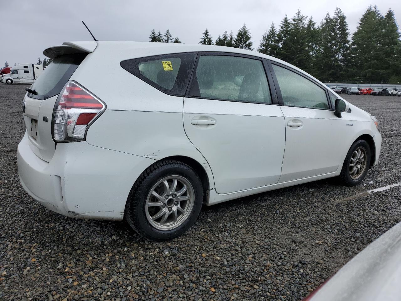 JTDZN3EU8FJ017489 2015 Toyota Prius V