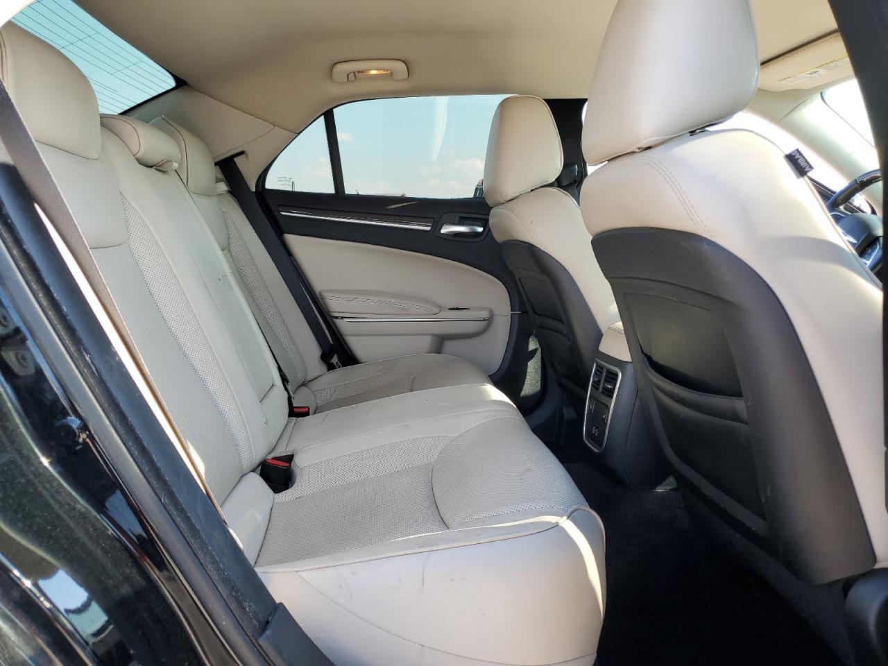 2C3CCAEG9JH127198 2018 Chrysler 300 Limited