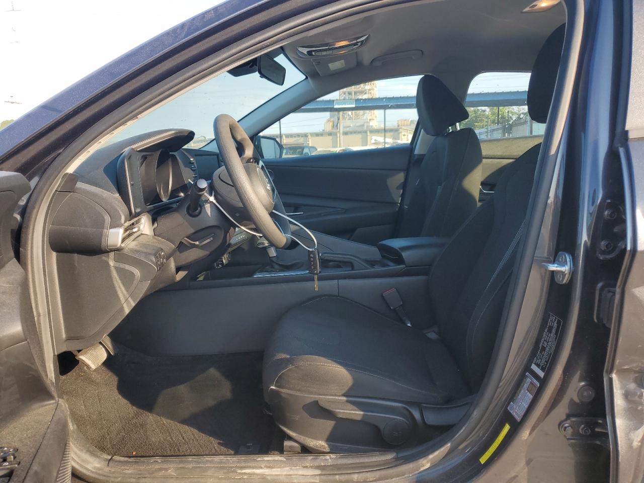 5NPLL4AG7NH078048 2022 Hyundai Elantra Se