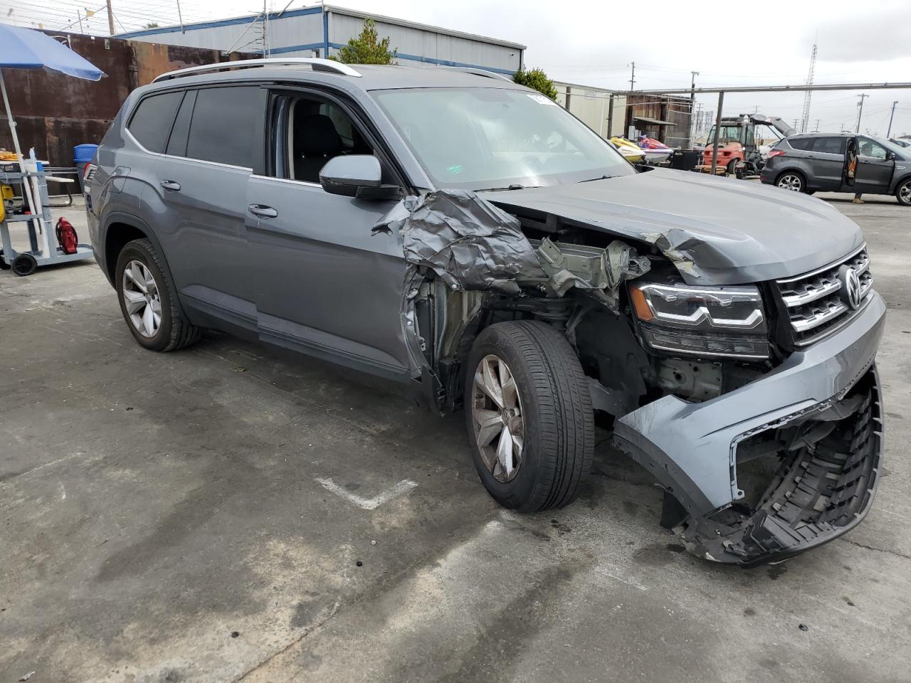 1V2AP2CA7JC560015 2018 Volkswagen Atlas S