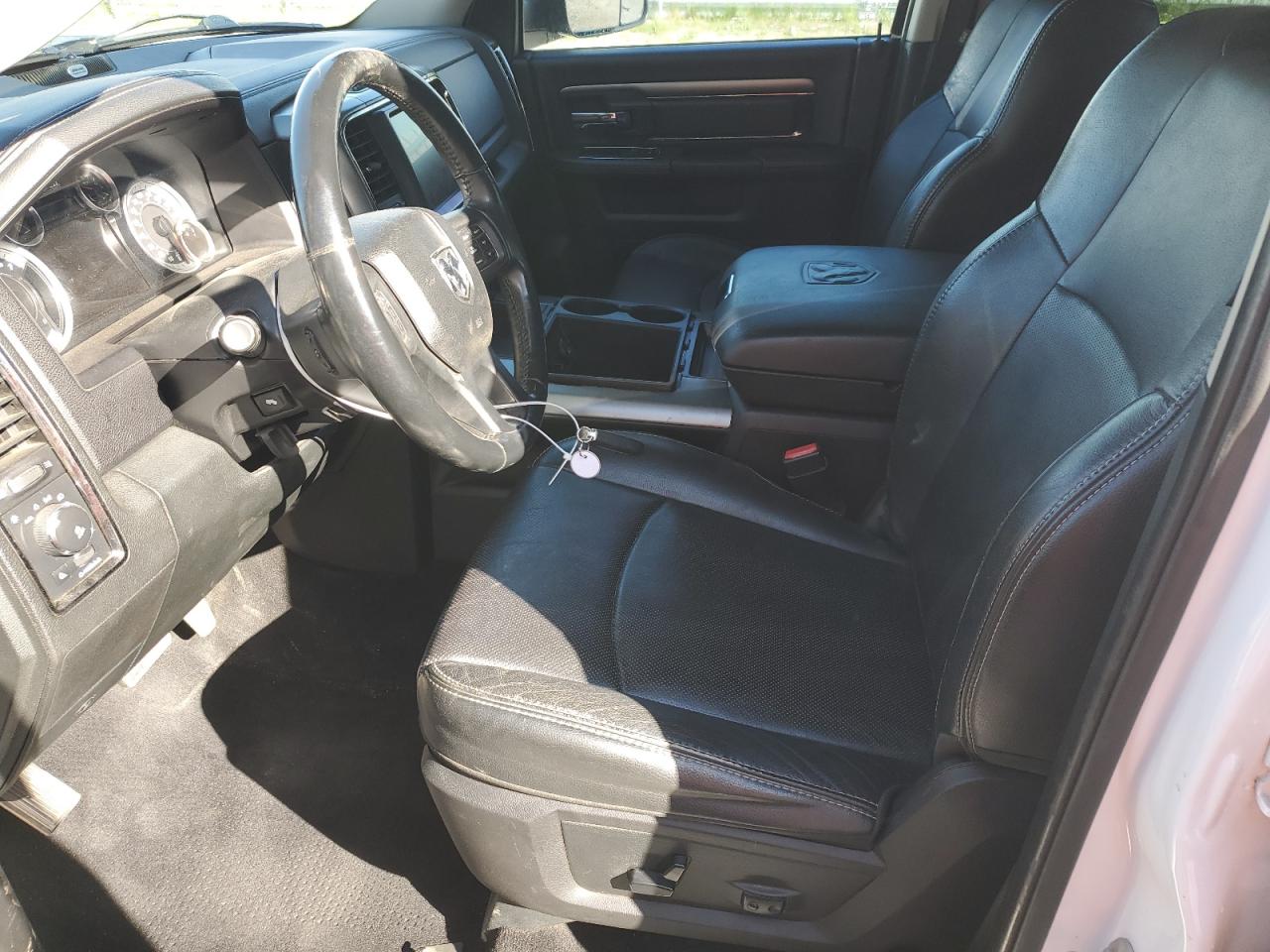 1C6RR7MT9FS506649 2015 Ram 1500 Sport