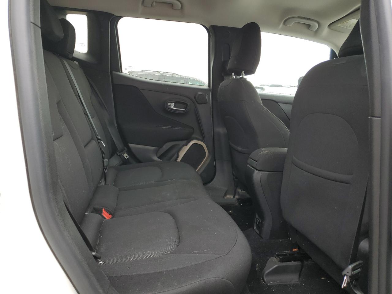 ZACCJABT7FPB86355 2015 Jeep Renegade Latitude