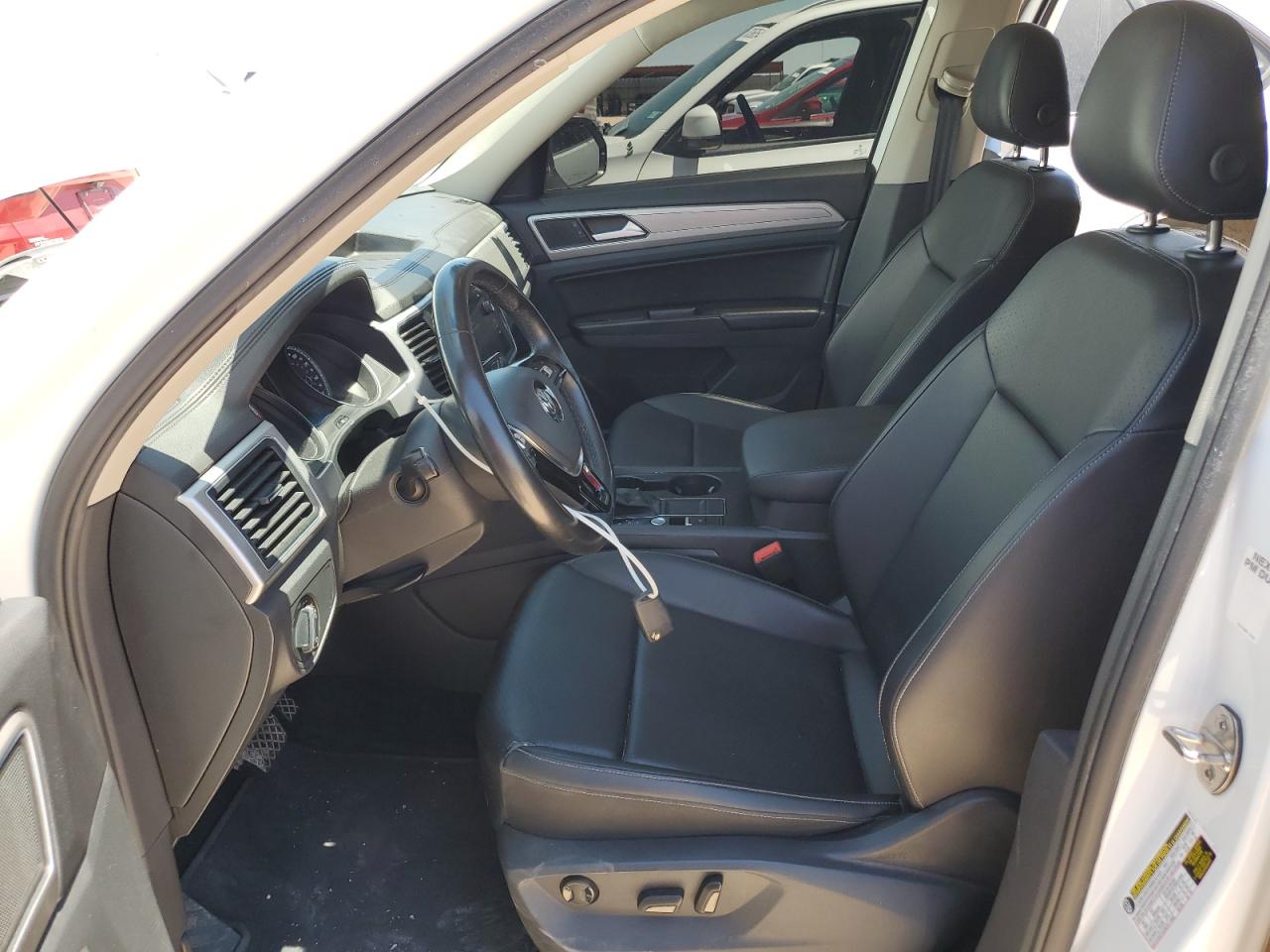 1V2CR2CA0JC570128 2018 Volkswagen Atlas Se