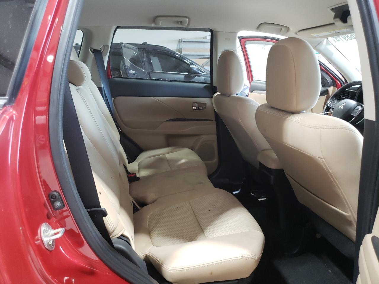 JA4AD3A3XGZ019996 2016 Mitsubishi Outlander Se