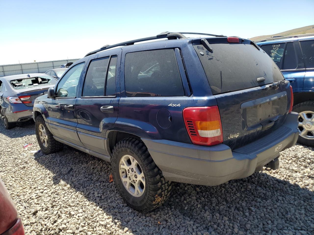 1J4GW48N11C604235 2001 Jeep Grand Cherokee Laredo