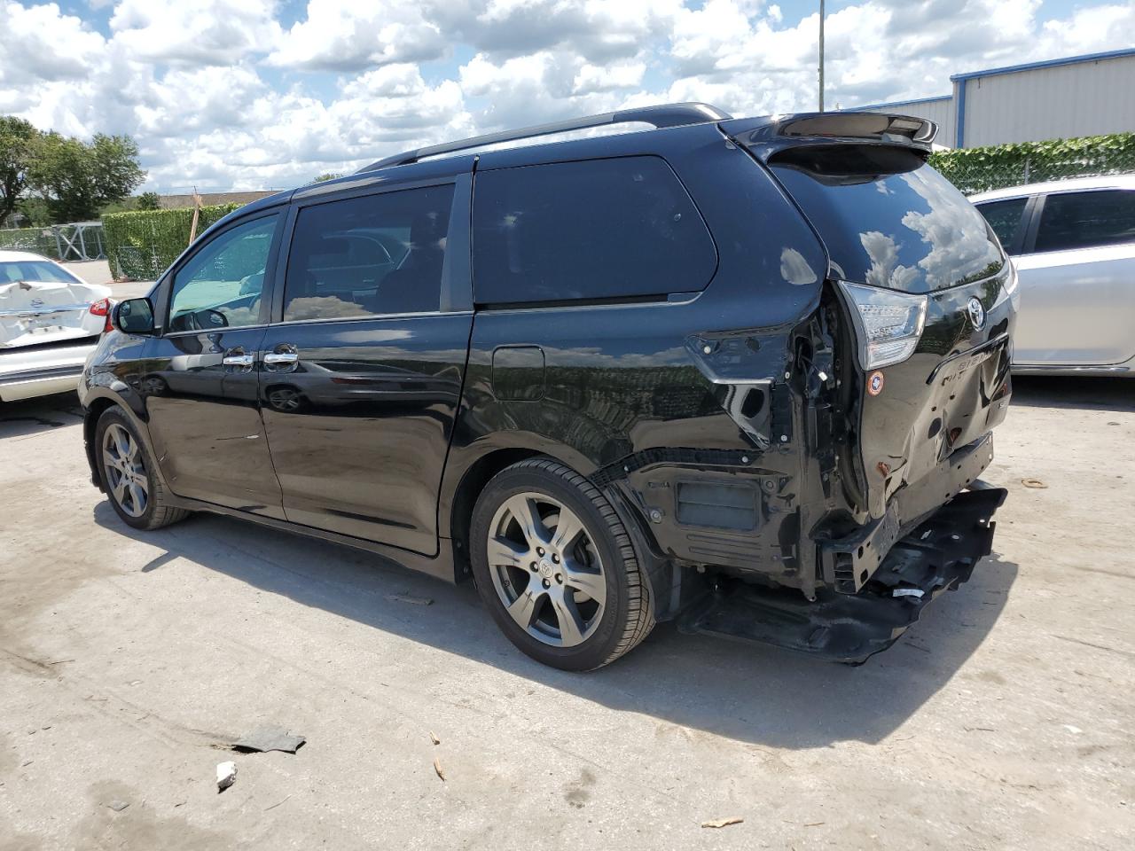 5TDXZ3DC1HS791254 2017 Toyota Sienna Se