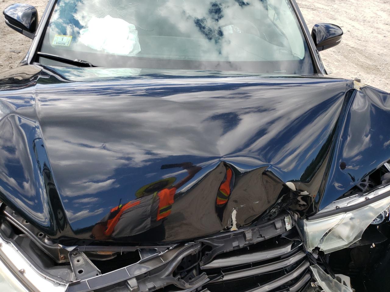 5TDBKRFH9FS139036 2015 Toyota Highlander Le