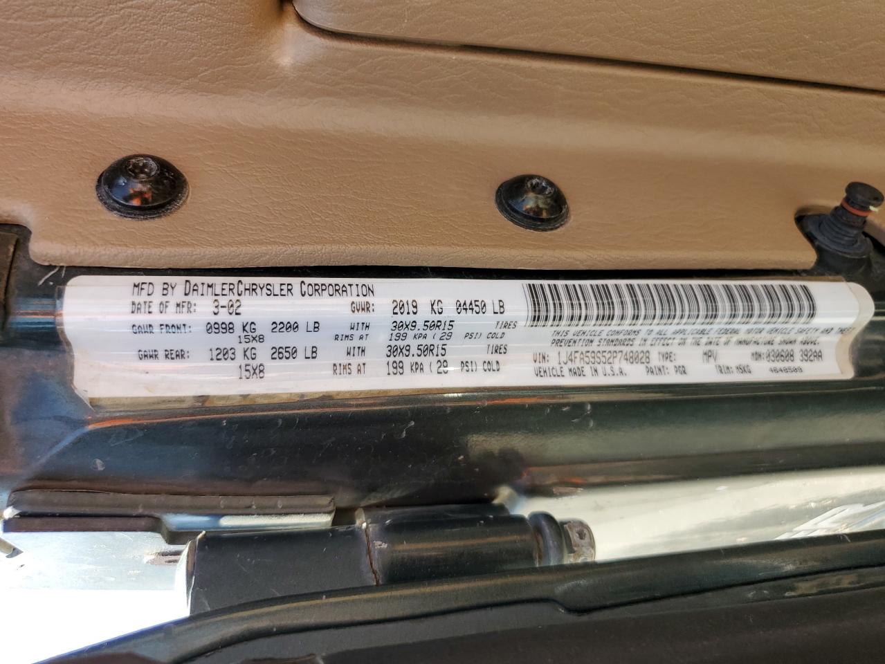 1J4FA59S52P748028 2002 Jeep Wrangler / Tj Sahara