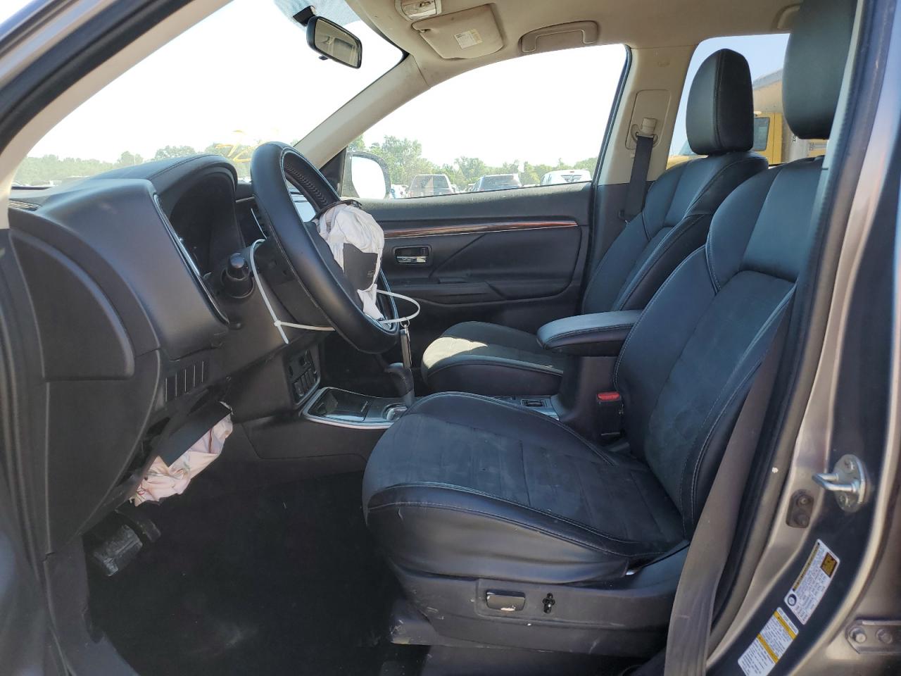 JA4AD3A34KJ000383 2019 Mitsubishi Outlander Se