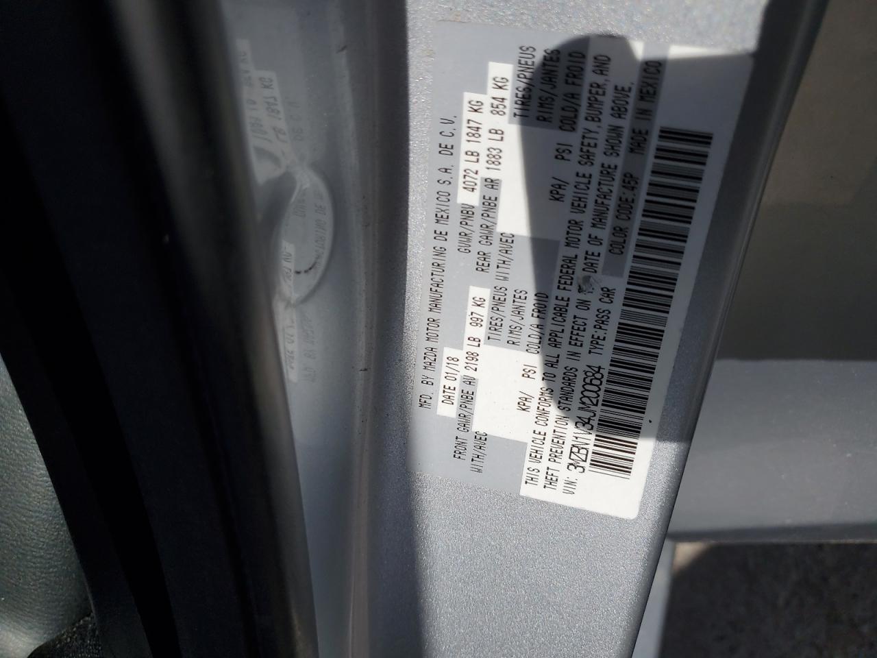 3MZBN1V34JM200684 2018 Mazda 3 Touring