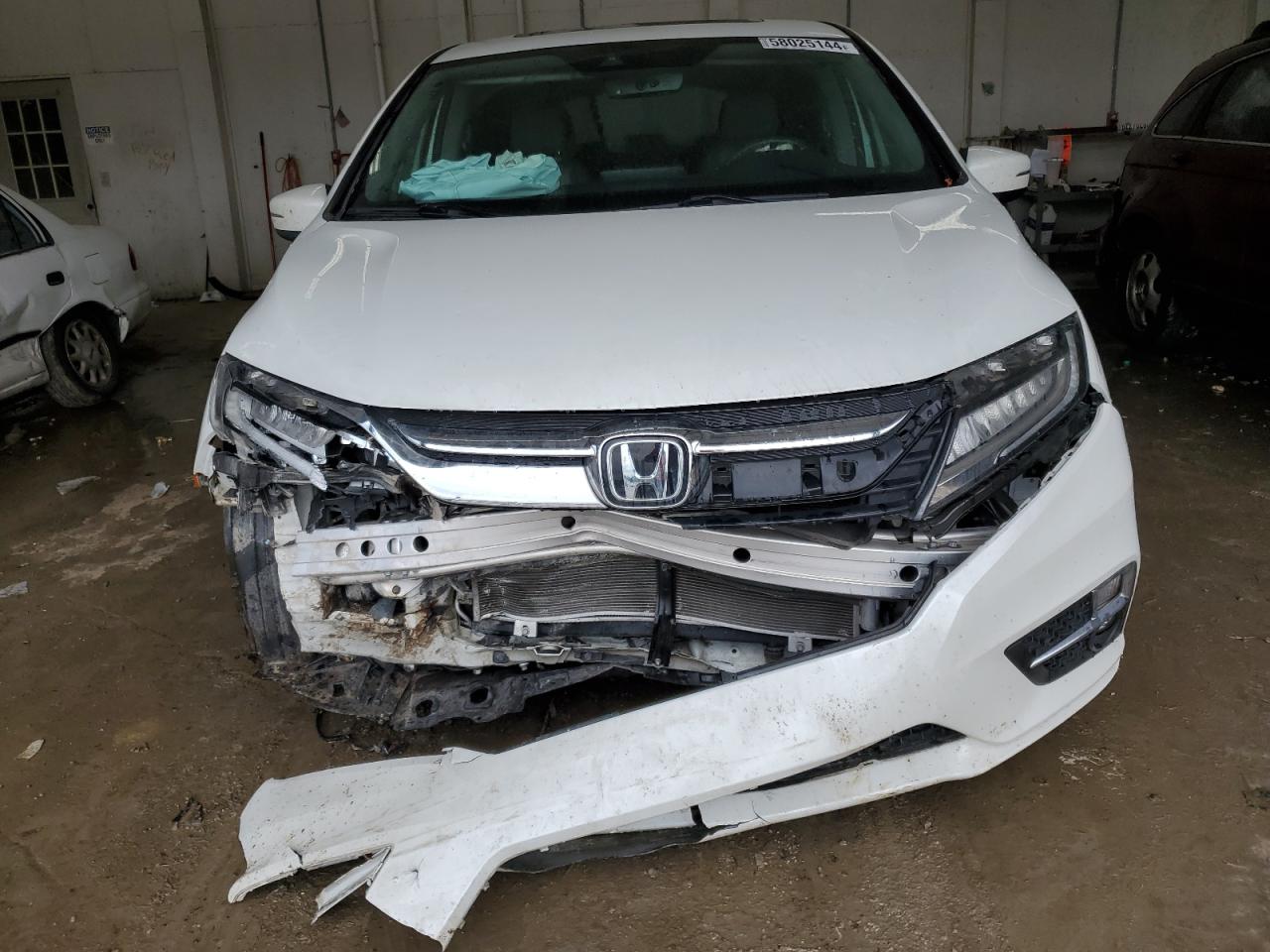 2020 Honda Odyssey Touring vin: 5FNRL6H85LB030502