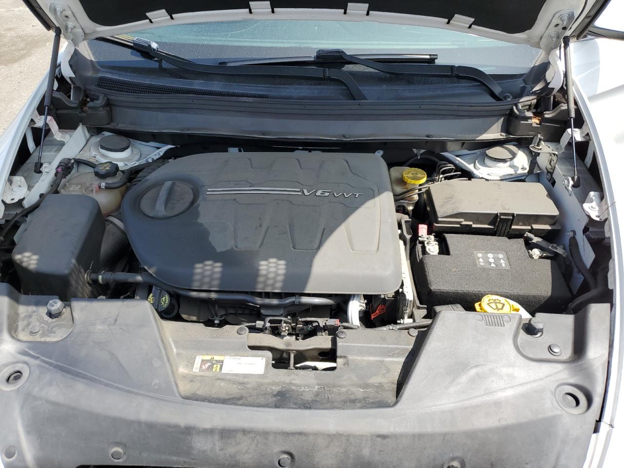 1C4PJLJS4HW549058 2017 Jeep Cherokee Overland