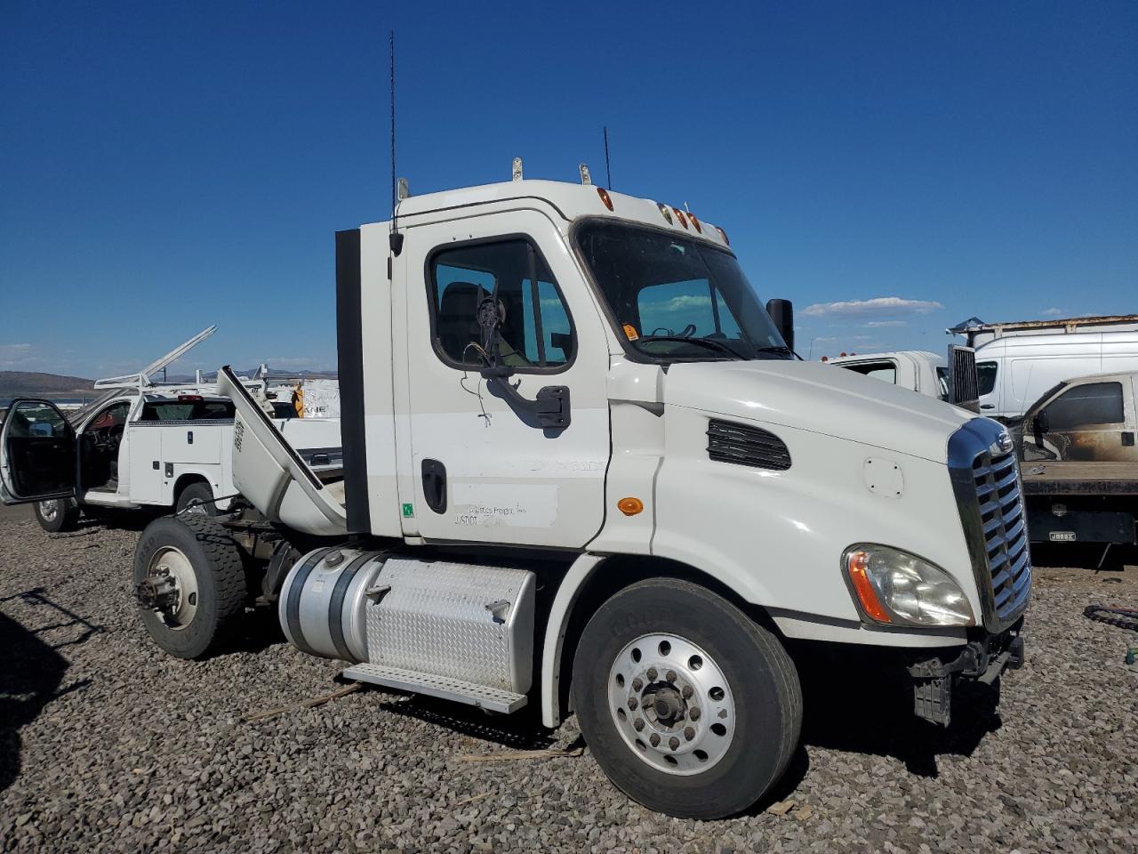 Lot #2671554128 2013 FREIGHTLINER CASCADIA 1