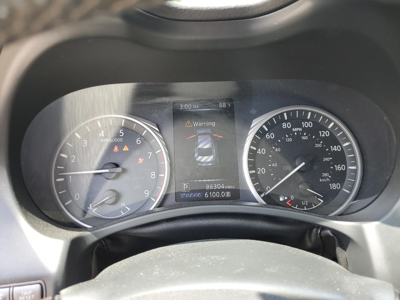 JN1EV7AR1JM435040 2018 Infiniti Q50 Luxe