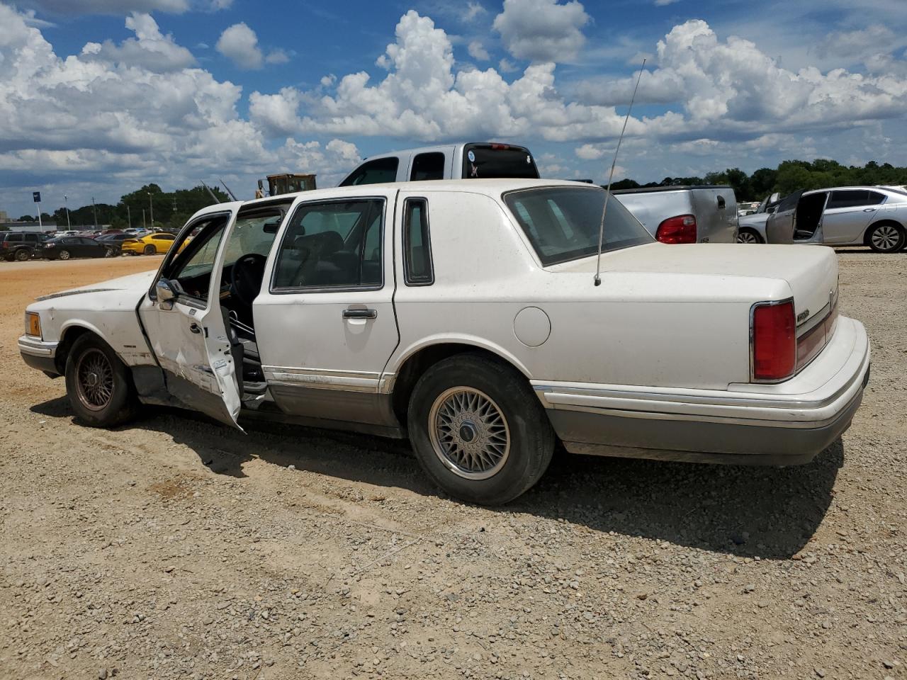 Lot #2976764773 1994 LINCOLN TOWN CAR S