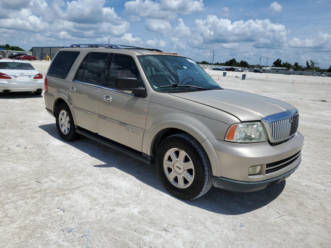 5LMFU275X5LJ12220 2005 Lincoln Navigator