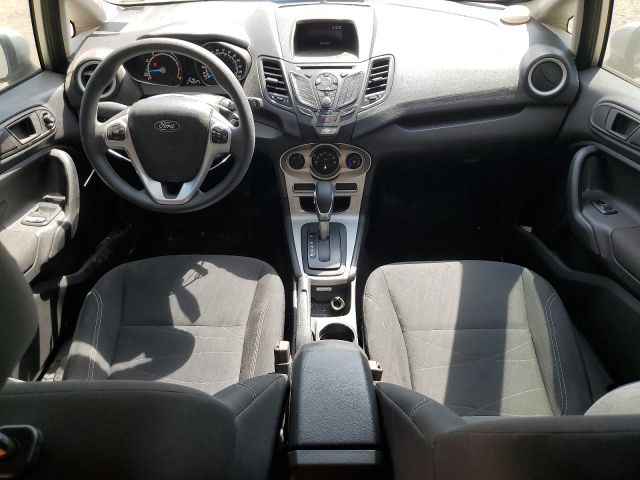 3FADP4BJ2KM122813 2019 Ford Fiesta Se