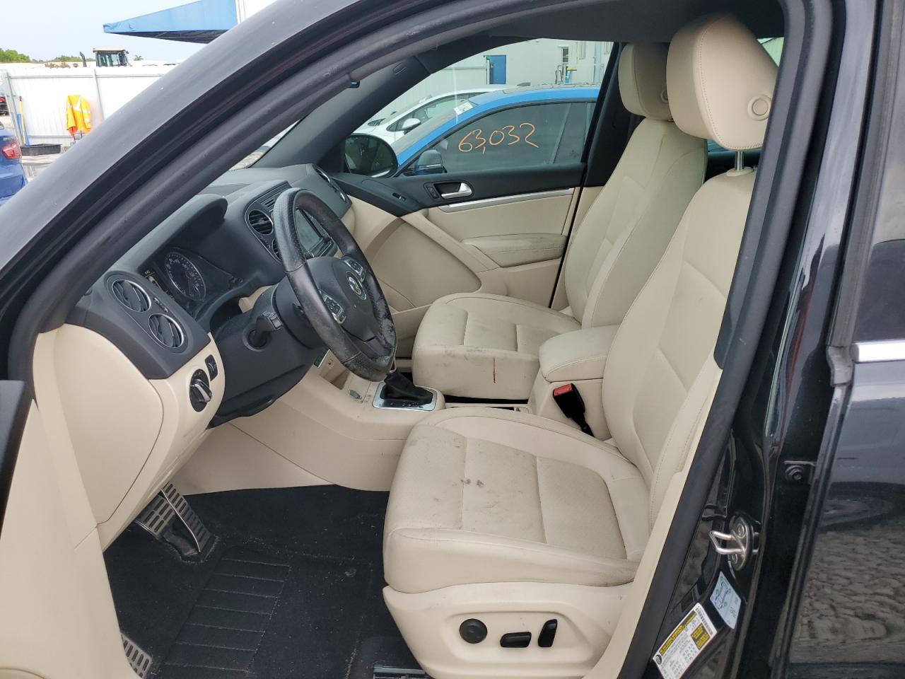 WVGAV7AX2GW613296 2016 Volkswagen Tiguan S