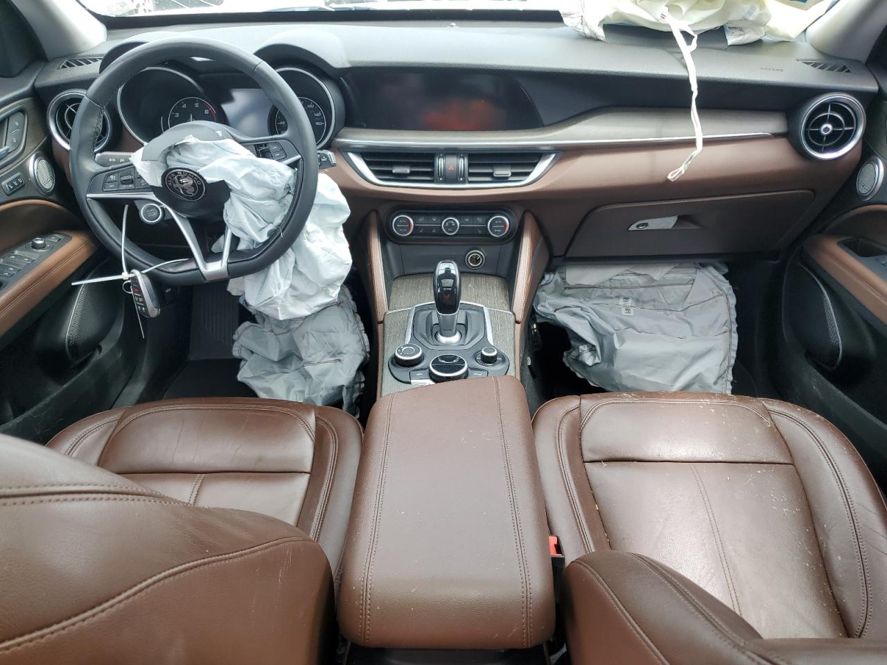 ZASFAKBN9J7C00533 2018 Alfa Romeo Stelvio Ti