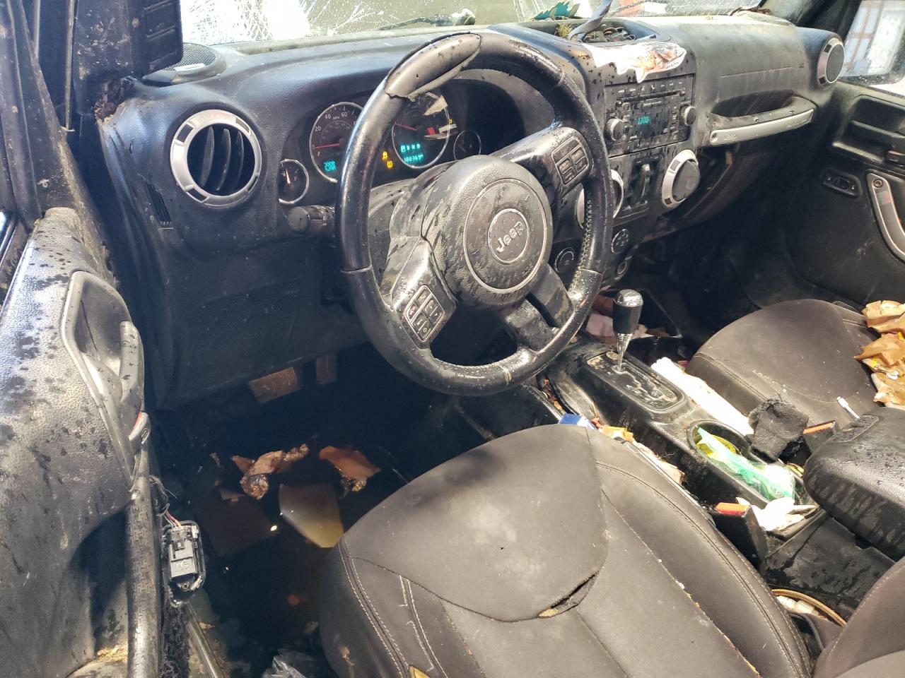 1C4BJWEG9FL560105 2015 Jeep Wrangler Unlimited Sahara