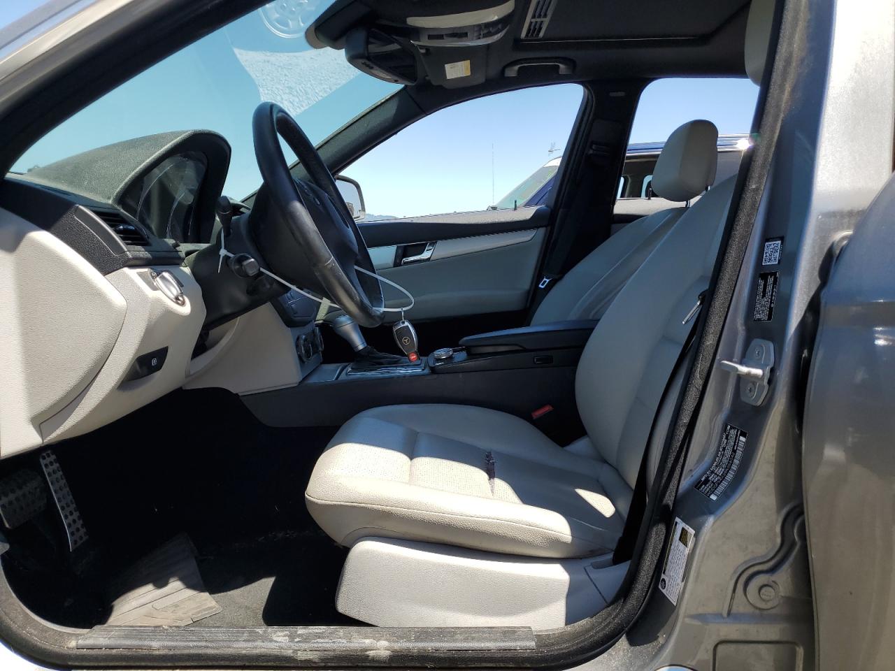 WDDGF54X39R066042 2009 Mercedes-Benz C 300