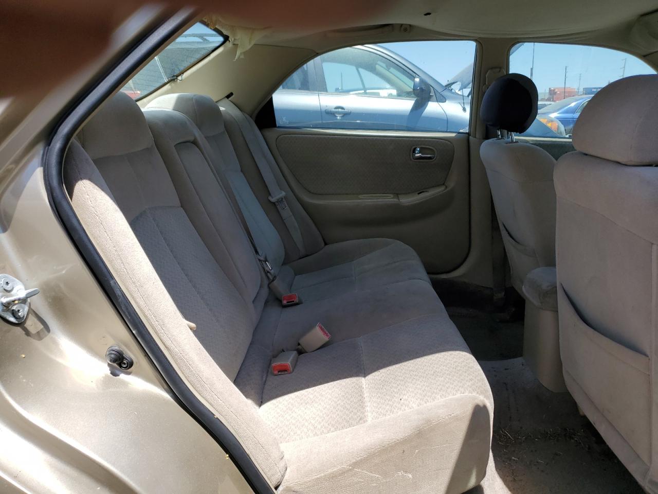 1YVGF22C415236195 2001 Mazda 626 Es