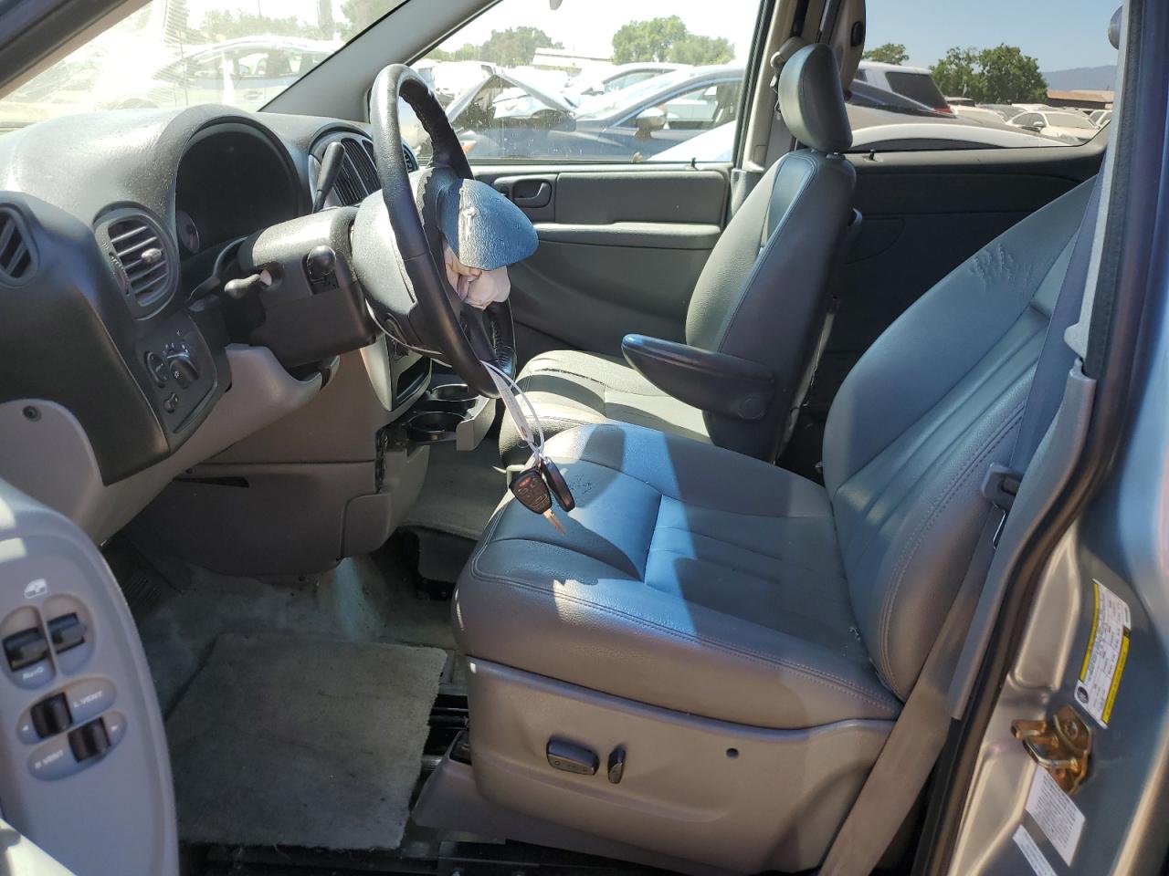 2C8GP54L95R452892 2005 Chrysler Town & Country Touring