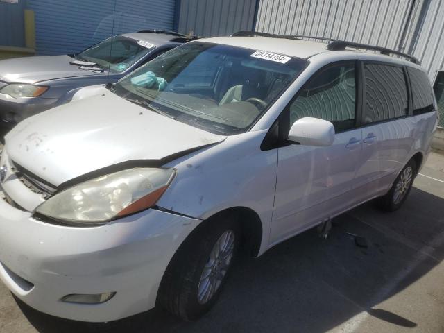 TOYOTA SIENNA XLE