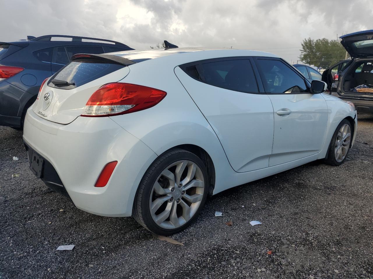 KMHTC6AD9DU131379 2013 Hyundai Veloster